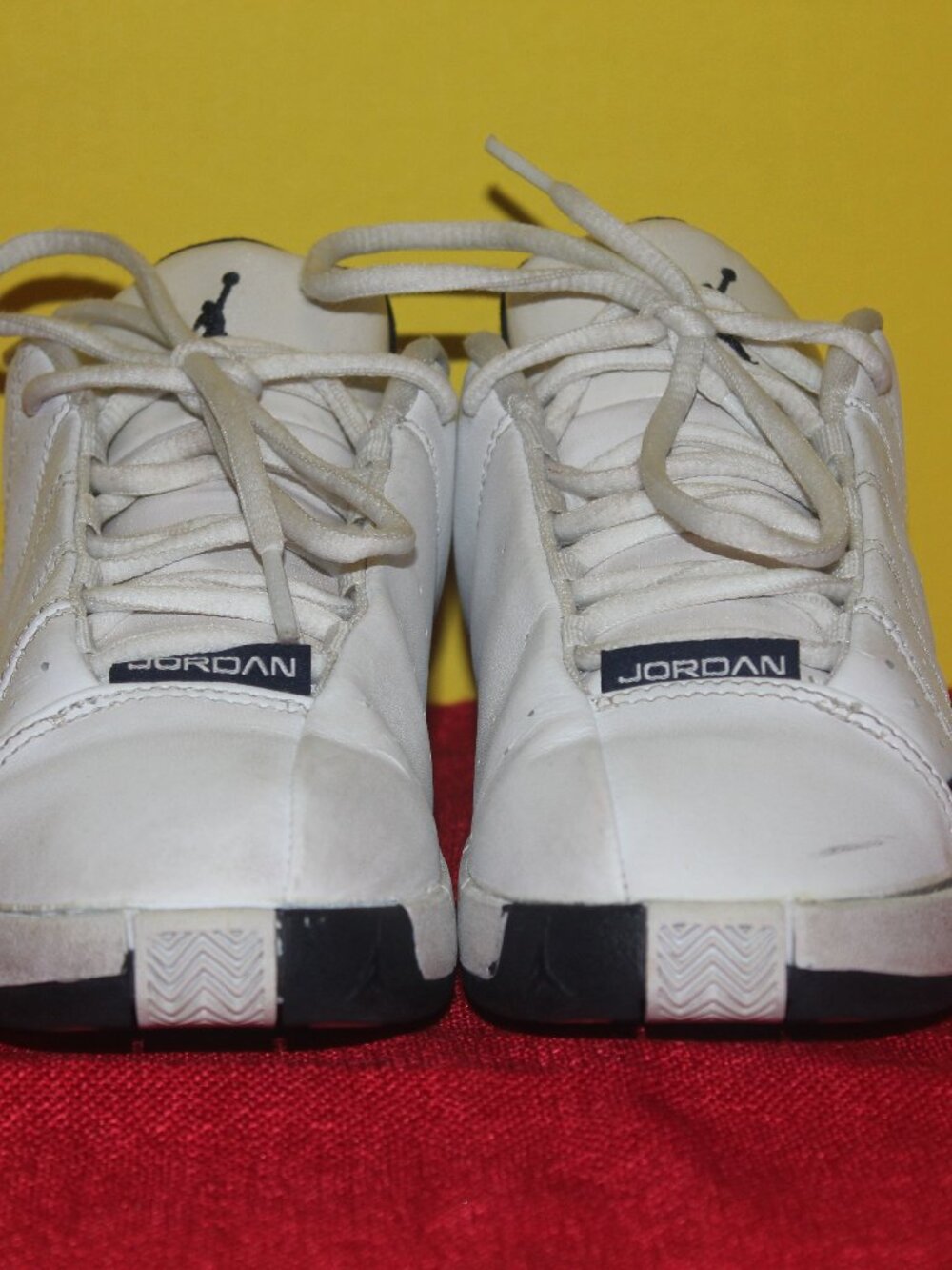 JORDAN TE2 TEAM JORDAN -LOW TOP SIZE 3         READ THE DESCRIPTION